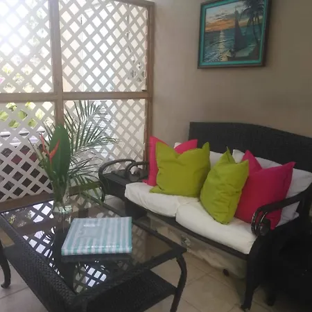 Casa De Tortuga Guesthouse-3