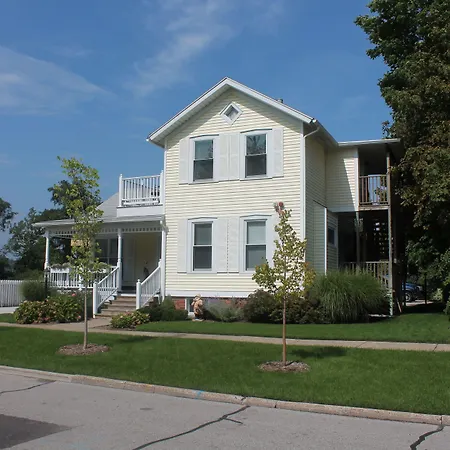 Captain'S Cottage Suites-2