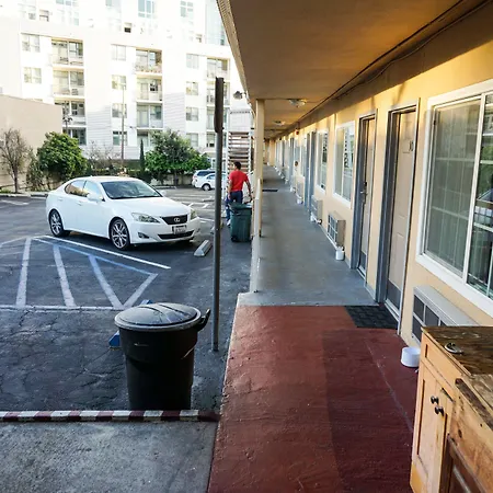Hollywood La Brea Inn-2