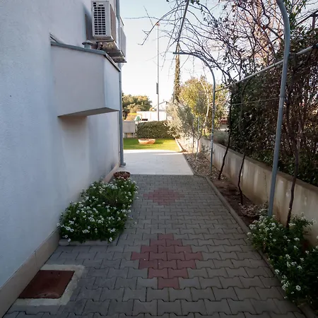 Guesthouse Villa Irena-3