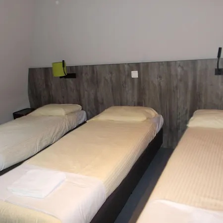 Brxxl 5 City Centre Hostel-2