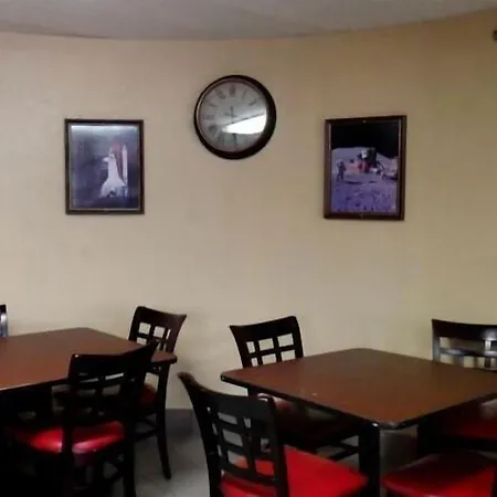 Budgetel Inn Houston/Nasa-2