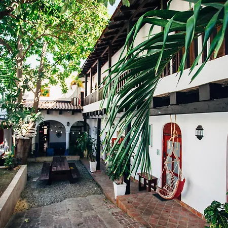 Island Life Hostel-2