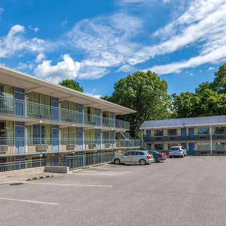 Days Inn By Wyndham Charles Town-2