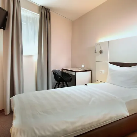 b_smart motel Basel-2