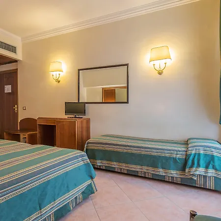 Raeli Hotel Lux-3