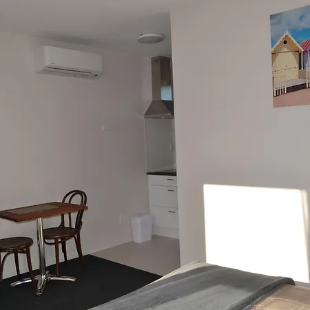 319 Addington Motel-2