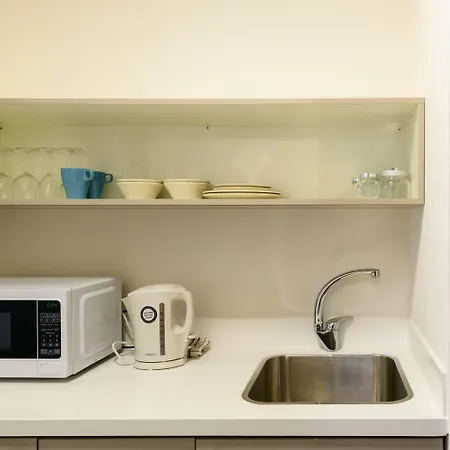 Dizengoff Inn Apartments-2