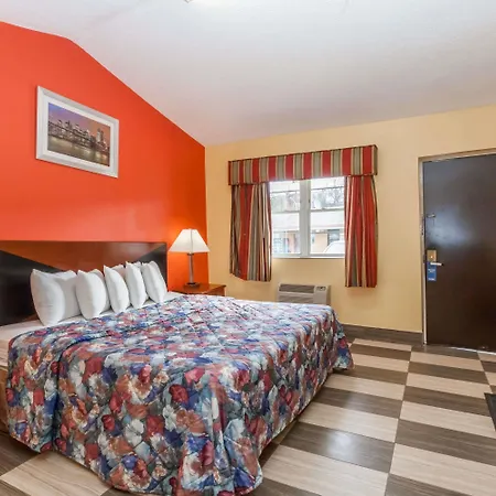 Travelodge By Wyndham Jersey City-3