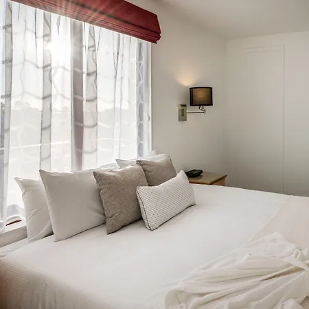 Fino Hotel & Suites-3
