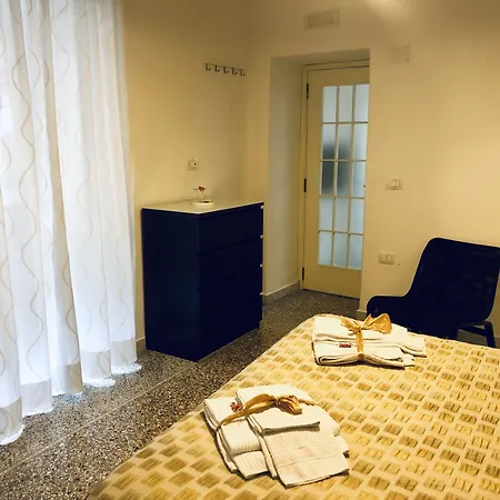 Relais Piazza Del Plebiscito B&B-2