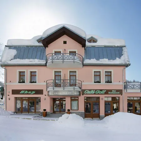 Wellness Hotel Grand-3