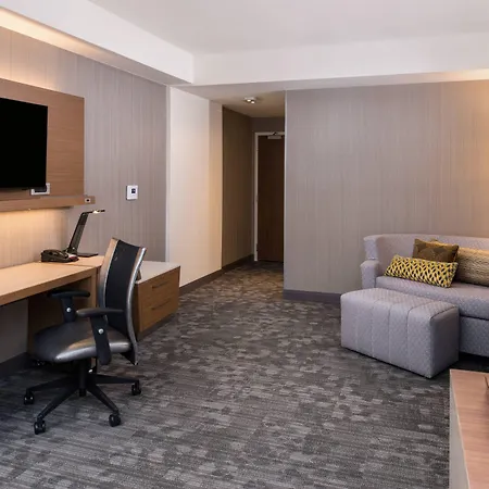 Courtyard By Marriott Detroit Farmington-3