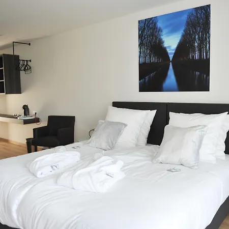 Huyze Fox - Boutique Stays-3
