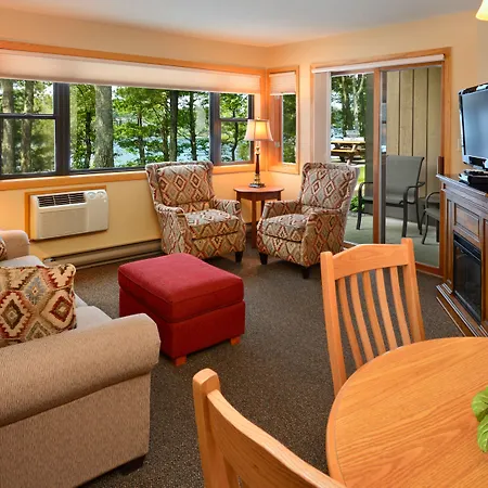 The Pointe Hotel And Suites-3