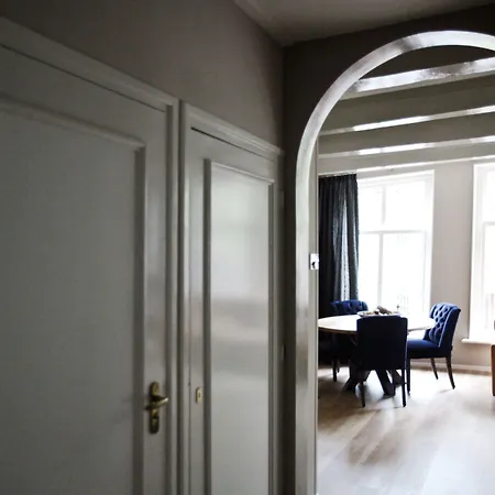 Sterlogies Cityhouse Madame Agaath-3