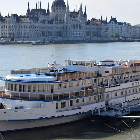 Grand Jules - Boat Hotel-3