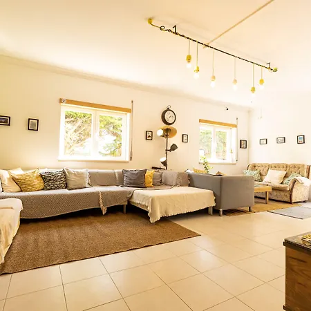 Pineapple Surf House-2