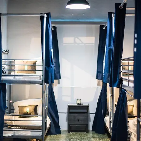 Nomada Urban Beach Hostel- Calle Loiza (Adults Only)-2