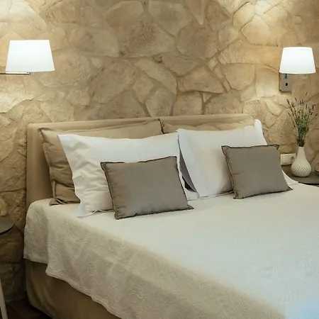 Filoxenion Luxury Rooms & Lofts-2