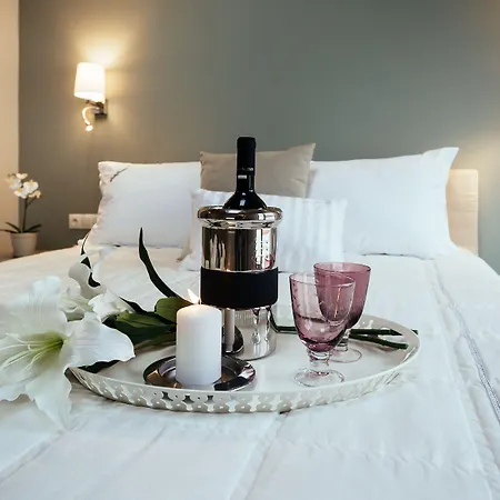 Filoxenion Luxury Rooms & Lofts-3