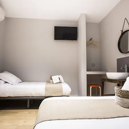 Hola Rooms-3