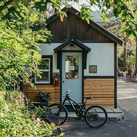 Loge Leavenworth Riverside-3