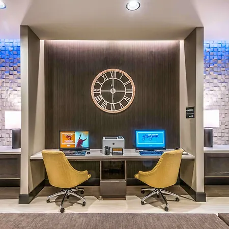 Hampton Inn & Suites Tallahassee Capitol-University-2
