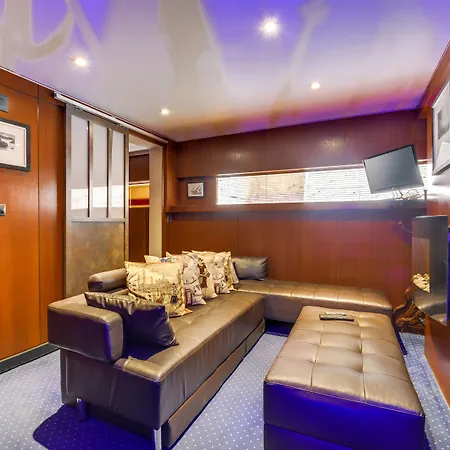 Vip Paris Yacht Hotel & Spa-2