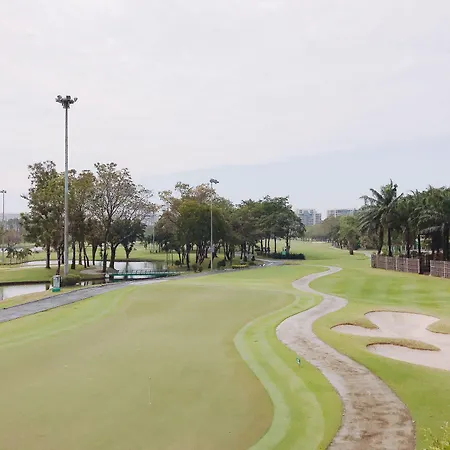 Eastin Thana City Golf Resort Bangkok Free Scheduled Shuttle From Hotel To Suvarnabhumi Airport-3