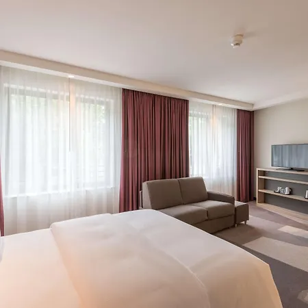Hampton By Hilton Frankfurt City Centre East-3