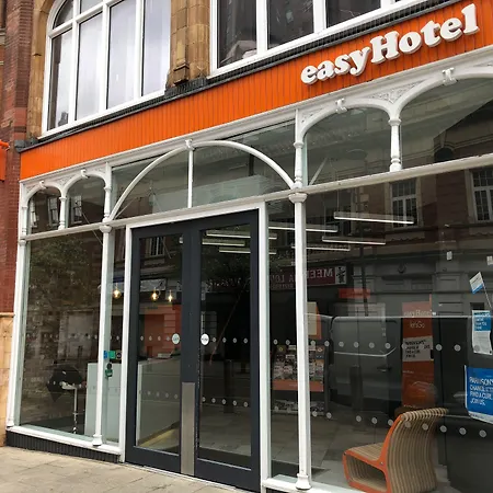Easyhotel Birmingham-2