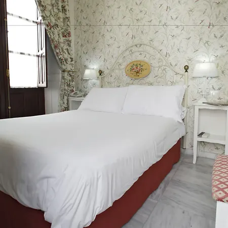 Basic Hotel Puerta De Sevilla-2
