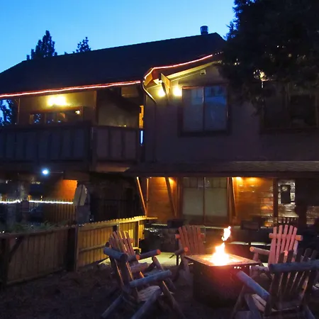 Gondola Lodge With Free Beach Voucher-3