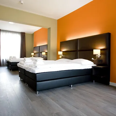 Hotel Roermond Next Door-3