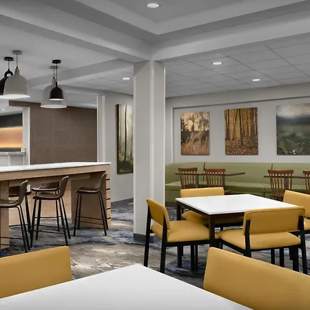 Fairfield Inn And Suites By Marriott Emporia I-95-3
