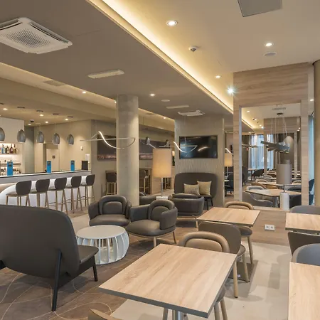 Hampton By Hilton Frankfurt Airport-3