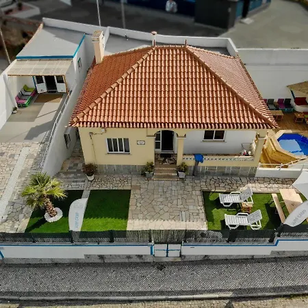 Surfer'S Den Ericeira-3