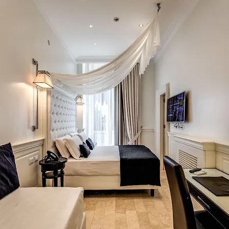 Hotel Dei Quiriti Suite-3