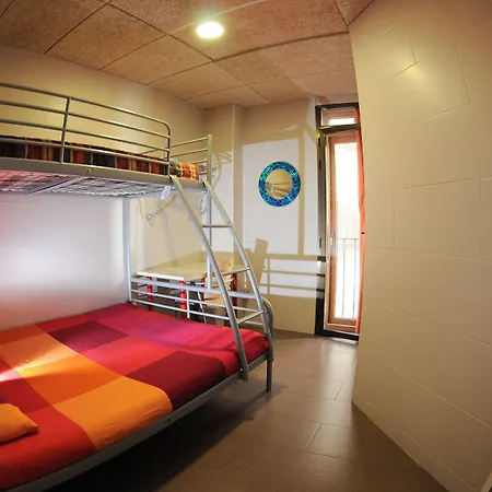 Be Zaragoza Hostel-3