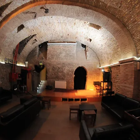 Be Zaragoza Hostel-2