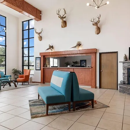 Howard Johnson By Wyndham Oacoma Hotel & Suites-3