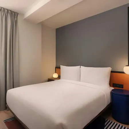 Aloft By Marriott Madrid Gran Via-3
