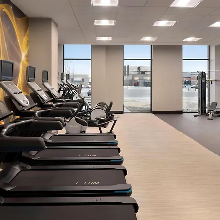 Hilton Garden Inn Milwaukee Brookfield Conference Center-2