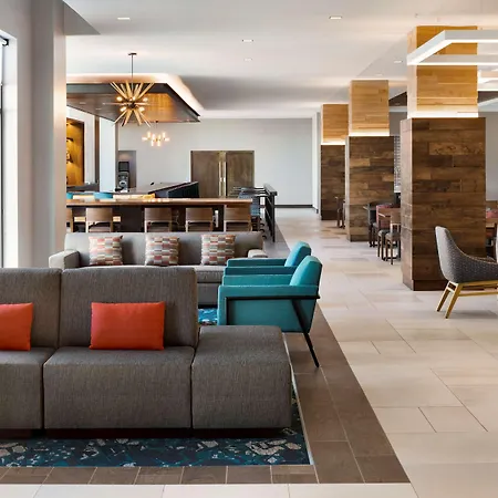 Hilton Garden Inn Milwaukee Brookfield Conference Center-3