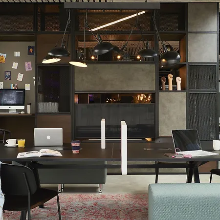 Moxy Paris Charles de Gaulle Airport-2