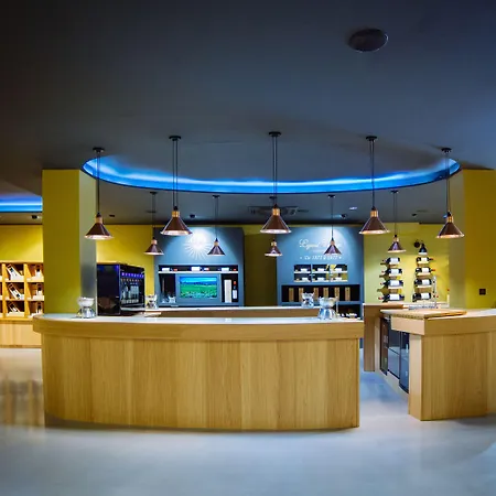 Chateau L'Hospitalet Wine Resort Beach & Spa-2