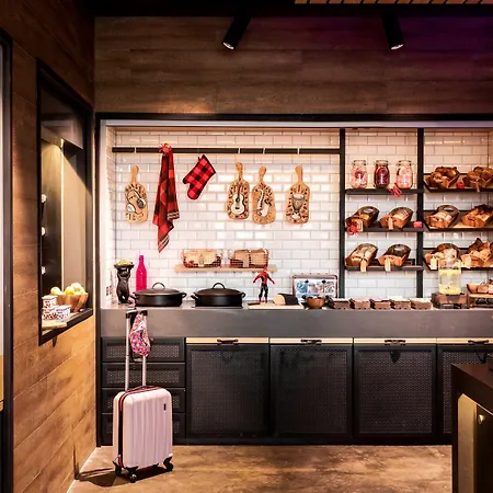 Moxy Glasgow Sec-2