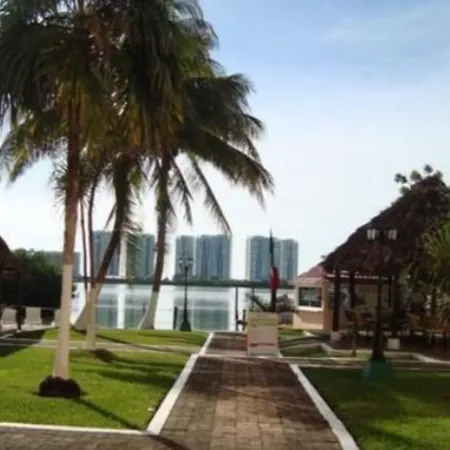 Grand Royal Lagoon-2