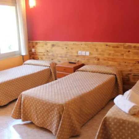 Hostal Isla Cristina Mataro-3